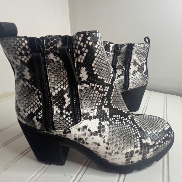 Mix No 6 Black & Gray Faux Leather Reptile Snakeskin Zippered Ankle Boots 7.5 - Picture 5 of 13